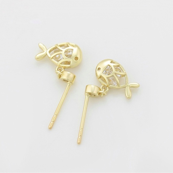 Fish Stud Earrings Moving CZ Stone Luxury Jewelry - Picture 5 of 12